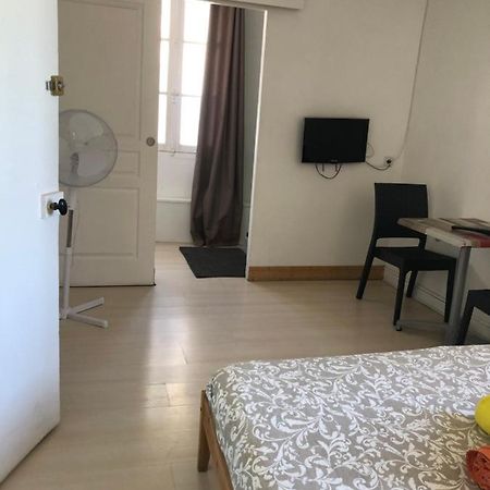 Les Demoiselles Hotel Онфльор Екстериор снимка
